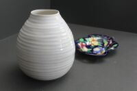 Contemporary Sophie Conran Portmerion Ribbed Vase + Vintage Maling Scalloped Dish (As Is) - 2