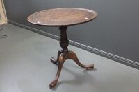 Georgian Walnut Tilt Top Wine Table on Carved Tripod Feet - 2