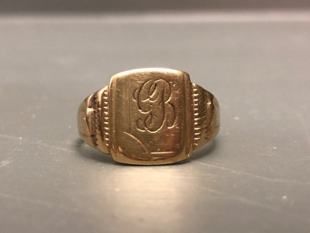 Vintage 9ct Gold Gentlemans Monogrammed Wedding Ring