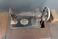 Antique Singer Sewing Machine with Cast iron Treadle - 5