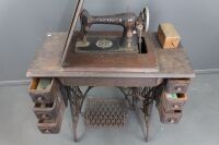 Antique Singer Sewing Machine with Cast iron Treadle - 6