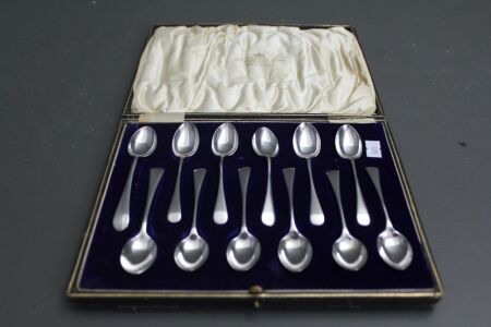 Boxed Set of 12 Antique Silver Tea Spoons (10+2)