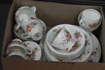 Part Wedgwood Dinner and Tea Set - Philppa Design - App. 38 Pieces