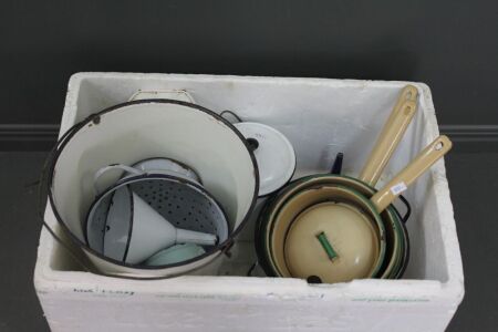 Large Asstd Lot of Vintage Enamel Kitchenware inc. Saucepans. Funnels, Bucket etc