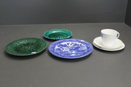Ceramic Lot inc 2 x Green Majolica Plates (1 Wedgwood) Antique Monogrammed Bistro Pottery Trio c1871 + Vintage Japanese B/W Plate