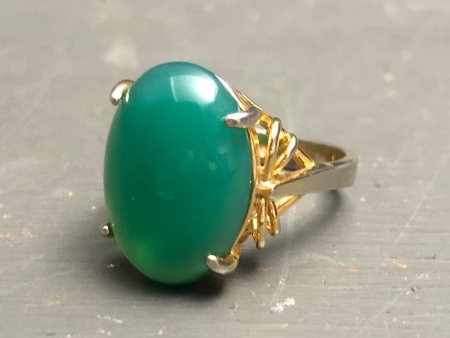 9ct Yellow Gold Chrysoprase Ring