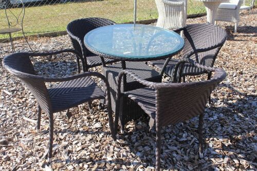 5 Piece Poly Woven Outdoor Setting with Glass Top Table