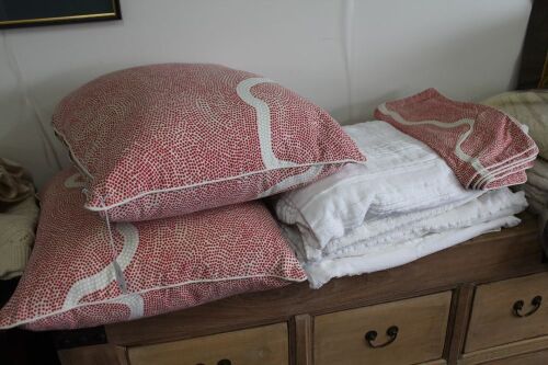 Asstd Lot of Cotton Bed Linen / Throws in Red / Cream