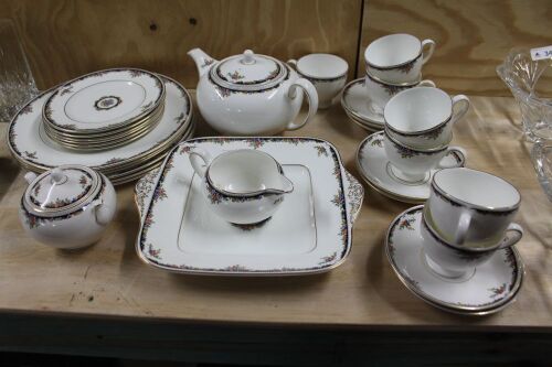 Wedgwood Osborne Porcelain Part Dinner/Tea Set 30 Pieces