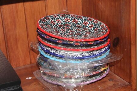 8 x Asstd Colour Turkish Hand Decorated Plates