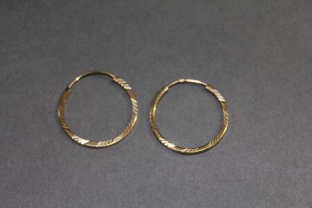 Pair of 9k Gold Hoop Earrings - App. 1.5g