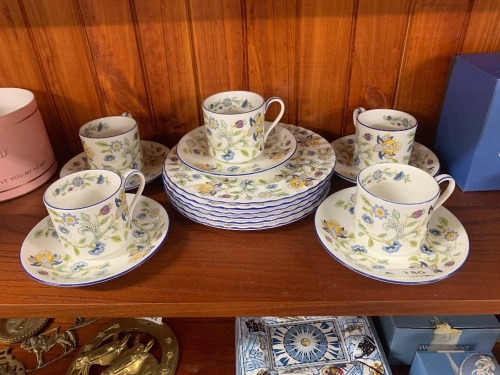 4 x Minton Haddon Hall Blue Trios + 2 Spare Plates + Saucer