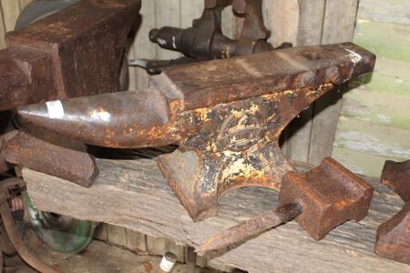 Vintage Cast Steel Dwyers No.2 Farriers Anvil with Turning Cams 4" Table - 24" Total Length 1" Hardy Hole + Platers Anvil from Railway Iron