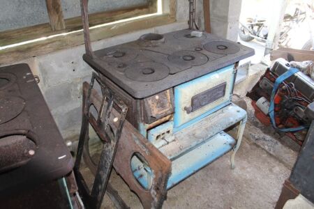 New Crown Dover No.8 Enamelled Wood Stove in Blue and Cream For Restoration - Some Parts Missing