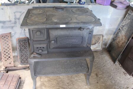 Furphy Dover No.8 Cast Iron Wood Stove in Working Order - Needs Minor Attention
