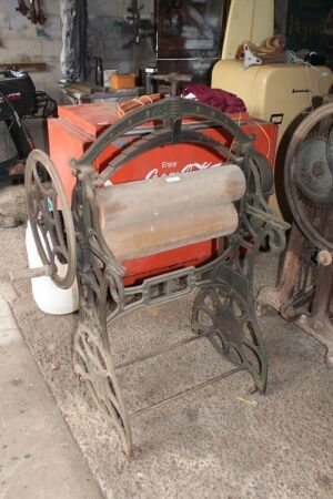 Large Antique Cast Iron Gaier Mangle