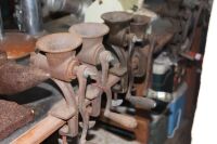 4 Vintage Bench Mounted Mincers - 2