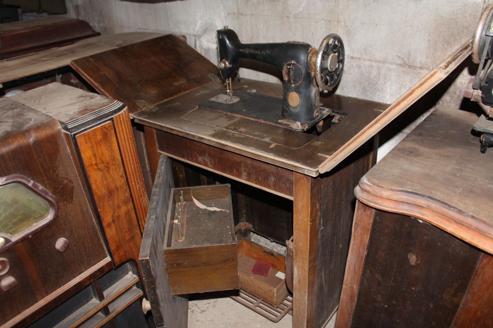 Vintage Singer Treadle Sewing Machine in
