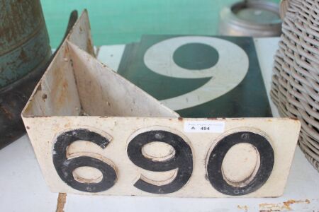 Vintage Cast Iron 690 Corner Marker + Steel Scoreboard Numbers