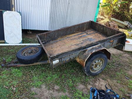 Small Unregistered 6 x 4 Box Trailer