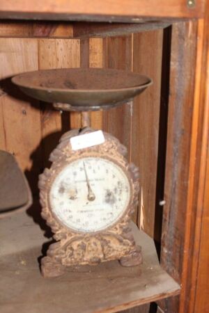 Vintage Iron Household Scale No.49 to Weigh 20lb