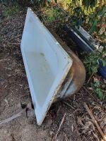 Vintage Cast Iron Enamelled Bath