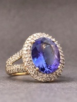 18ct Gold Diamond and Tanzanite Ring - TWT. 6g - 2