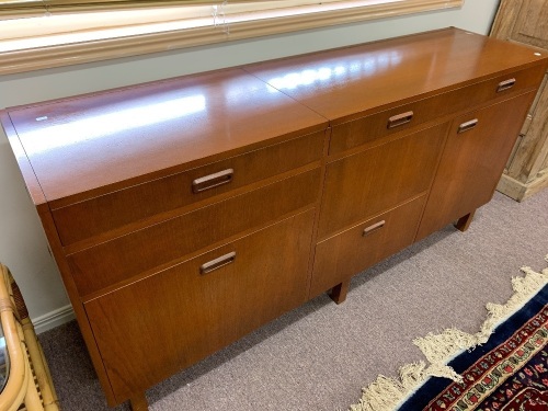 Mid Century Parker Style Teak Lift Lid Stereo Cabinet / Sideboard - No Eqpt Inside