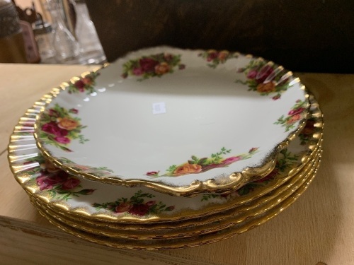 4 Royal Albert Old Country Roses Dinner Plates + Sandwich Plate