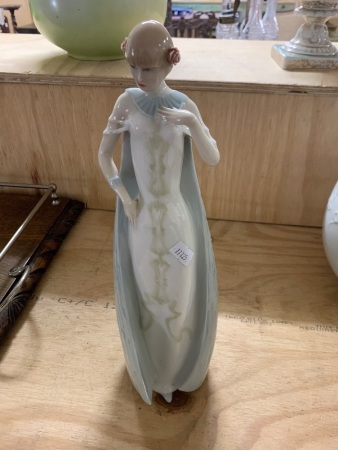 Royal Doulton Reflections Figurine - Debut - c1985