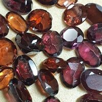 21 Carats of Garnet Gemstones - 2