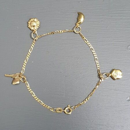 Fine 9ct Gold Charm Bracelet with 4 Charms - TWT 2.9g