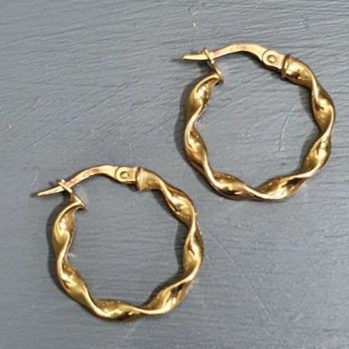 Pair of 9CT Gold Twisted Hoop Earrings - TWT 1.2g