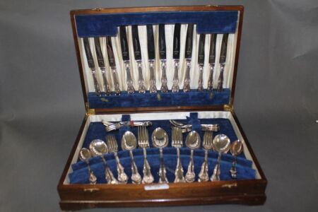 Vintage Oak Cased Silver Plate 6 Place Cutlery Set