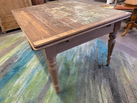 Antique Canadian Maple Dining Table with Extending Leafs on Castors for Restoration