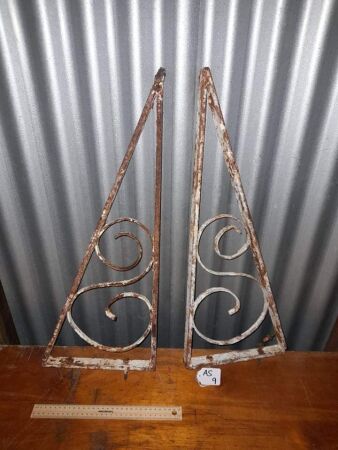 2 X VINTAG IRON BRACKETS / SIGNAGE FRAMES - 620 X 250 - CONDITION FAIR