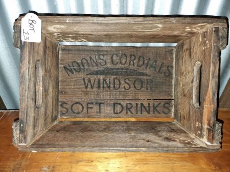 VINTAGE CORDIAL BOX - CORDIALSON ONE SIDE AND NOONS CORDIALS WINDSOR SOFT DRINKSON THE INSIDE - CONDITION GOOD