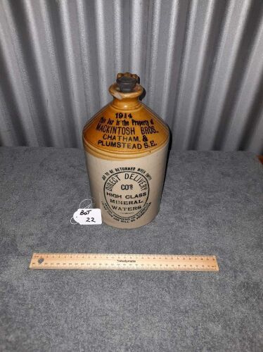 1914 MACKINTOSH BROS CHATHAM PLUMSTEAD S.E MINERAL WATER - DEMIJOHN - GOOD GRAPHICS, CHIP TO TOP - JAMES PEASON LTD BRAMPTON UK 260H X 140W - CONDITION GOOD