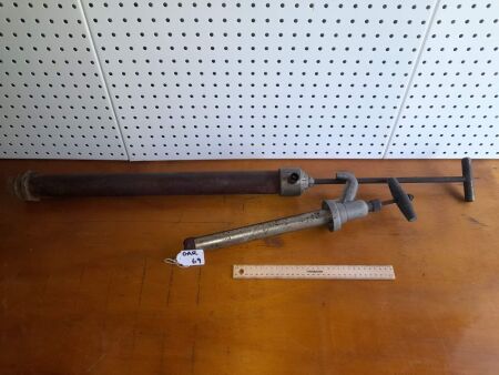 VINTAGE CASTROL DRUM PUMP + VINTAGE W.H SYDNEY4 GAL DRUM PUMP - CONDITION GOOD