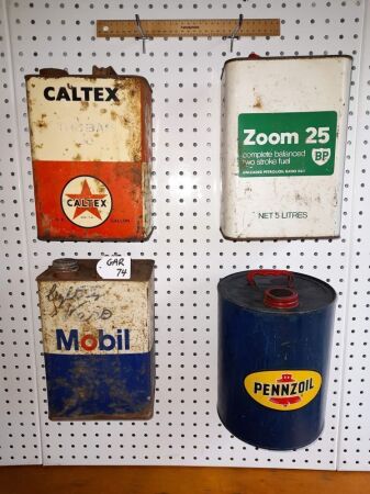 MOBIL 1 GALLON TIN, CASTROL 1 GALLON TIN, BP ZOOM 25 TIN + RETRO PENZOIL TIN - CONDITION FAIR/POOR