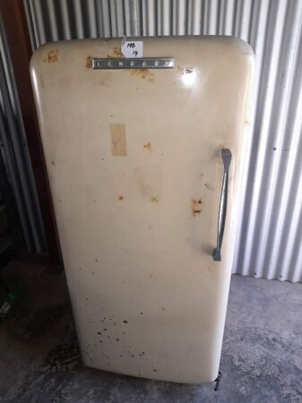 VINTAGE LEONARD FRIDGE, COMPLETE - RARE - CONDITION FAIR