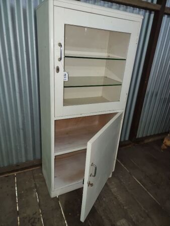 MEDICAL CABINET, 2 SHELVES, 1370 X 610 X 350 - CONDITION GOOD