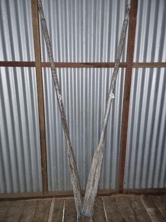 SET VINTAGE TIMBER OARS - 2.1M - CONDITION GOOD