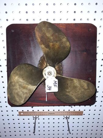 VINTAGE BRASS PROPELLOR MOUNTED ON TIMBER DIAMETER - CONDITION GOOD