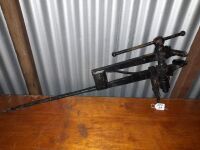 ANTIQUE 4 INCH BLACKSMITH / FARM LEG VICE - 1M LONG - CONDITION GOOD - 2