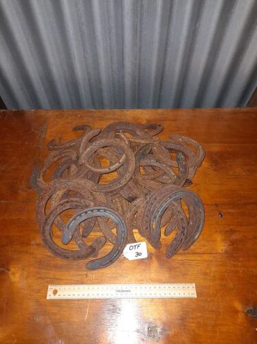 UN-USED STEEL HORSESHOES X 40 - CONDITION FAIR