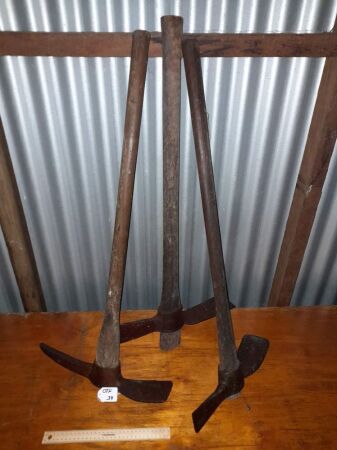 3 X VINTAGE MATTOCKS - CONDITION FAIR