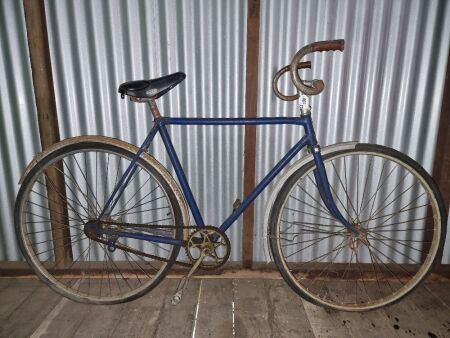 VINTAGE MALVERN STAR 4 STAR SINGLE SPEED, PEDAL REAR BRAKE - CONDITION GOOD