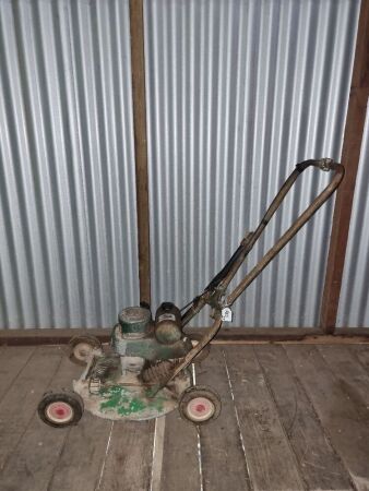 VICTA 18 VINTAGE LAWNMOWER - CONDITION FAIR