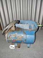 CIG BEAVER 240V AIRBRUSH COMPRESSOR - CONDITION FAIR